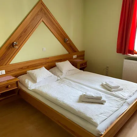 Bayerischer Hof Rehlings Szálloda