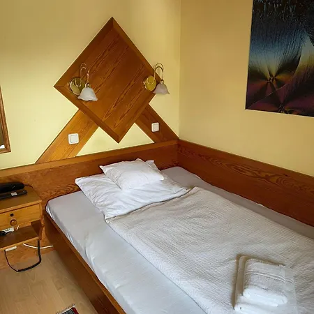 Bayerischer Hof Rehlings Szálloda 3*