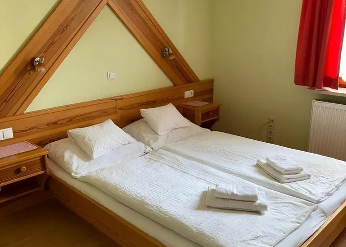 Bayerischer Hof Rehlings מלון